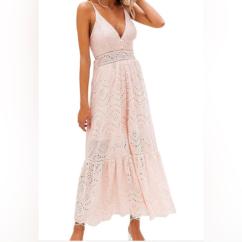 BLOSSOMLIFE Women's Embroidery Pearl Button V Neck Spaghetti Strap Maxi dress